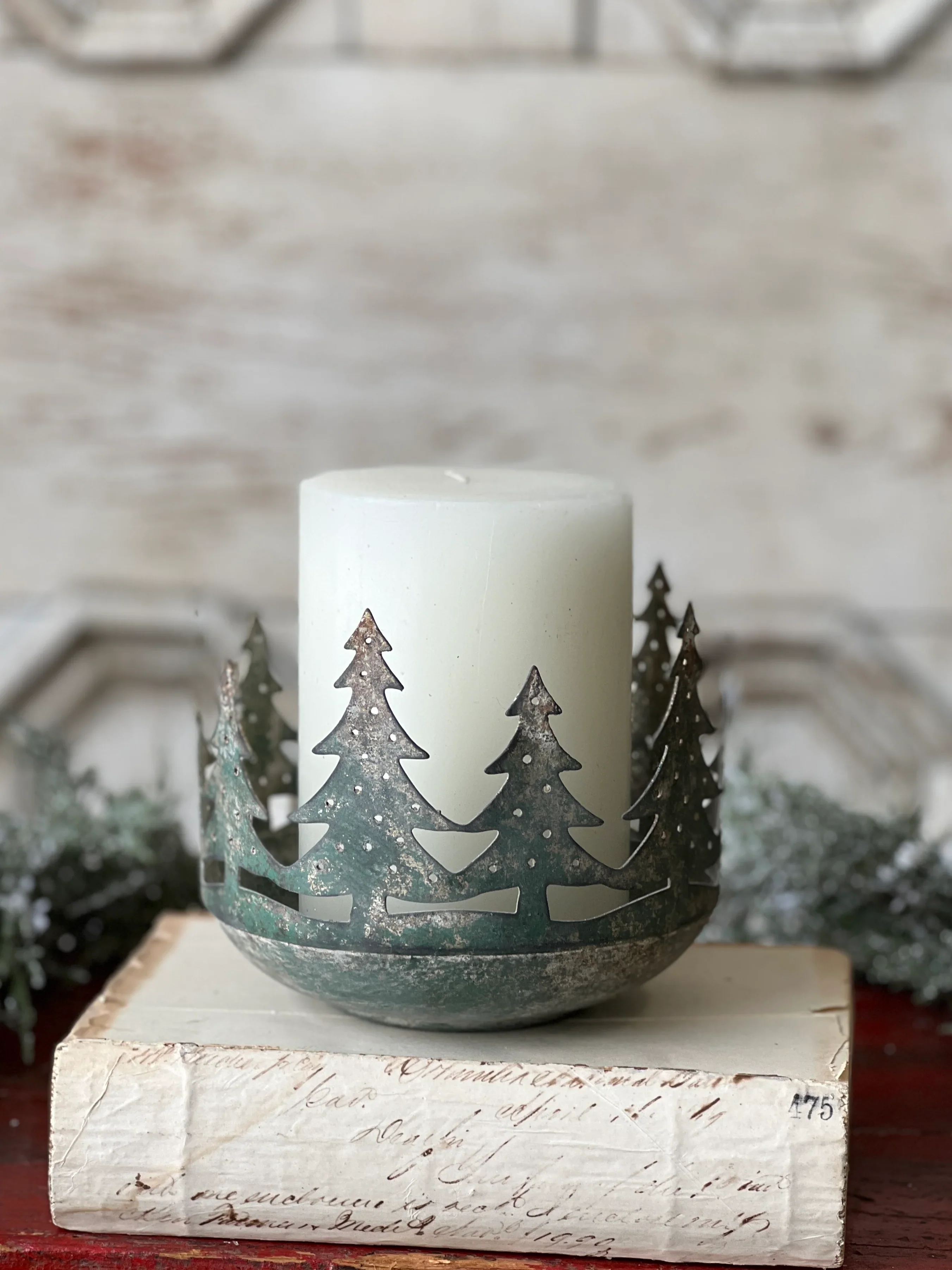 Set of 3 Wonderland Candle Holders - Image 4